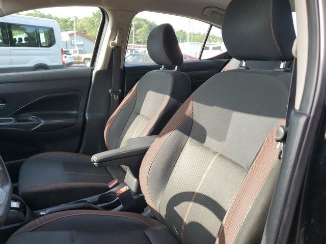 Nissan Versa  2020