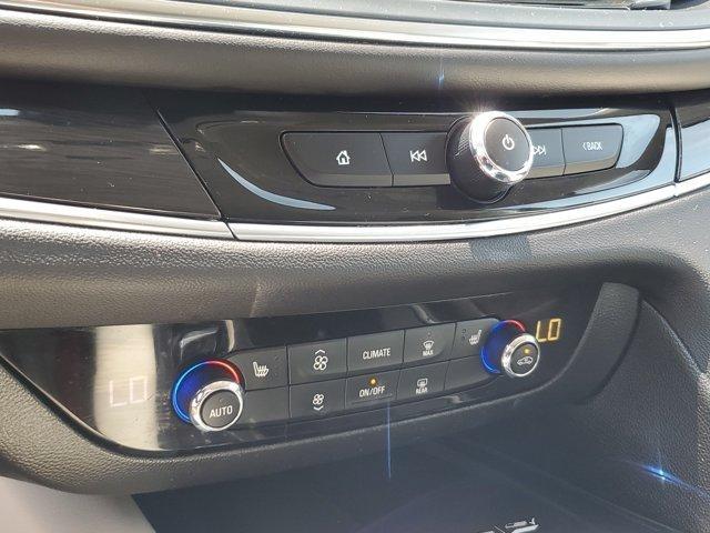 Buick Enclave  2023