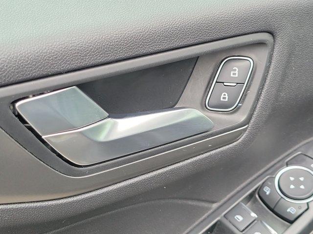 Ford Escape Plug-in Hybrid  2025