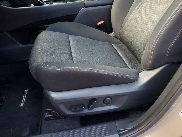 Nissan Rogue  2025