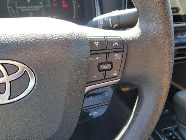 Toyota Camry Hybrid  2025