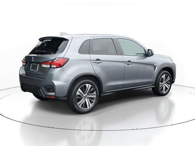 Mitsubishi Outlander Sport  2025