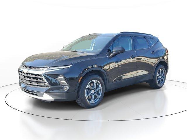 Chevrolet Blazer photo 2