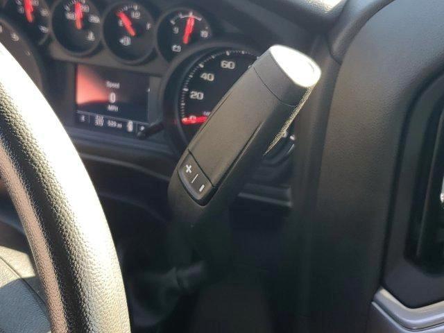Chevrolet Silverado HD photo 24