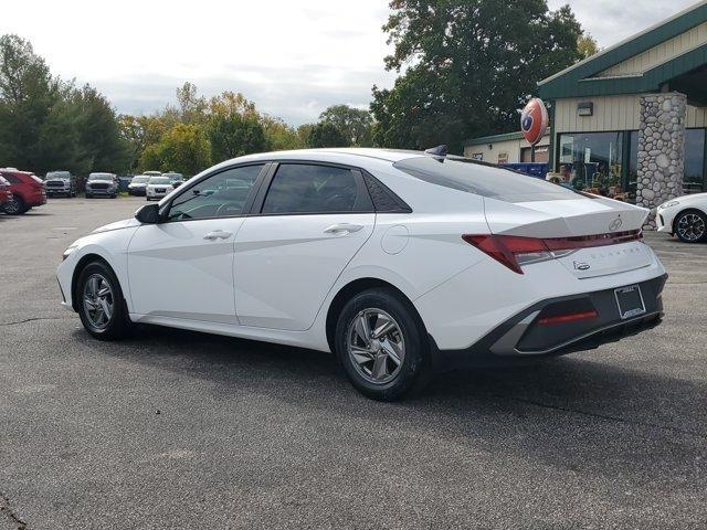 Hyundai Elantra  2025