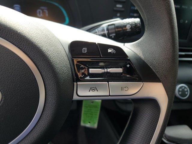 Hyundai Elantra  2025