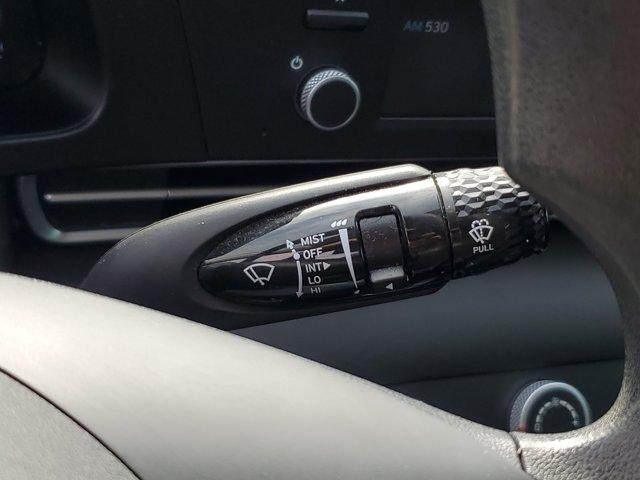 Hyundai Elantra  2025