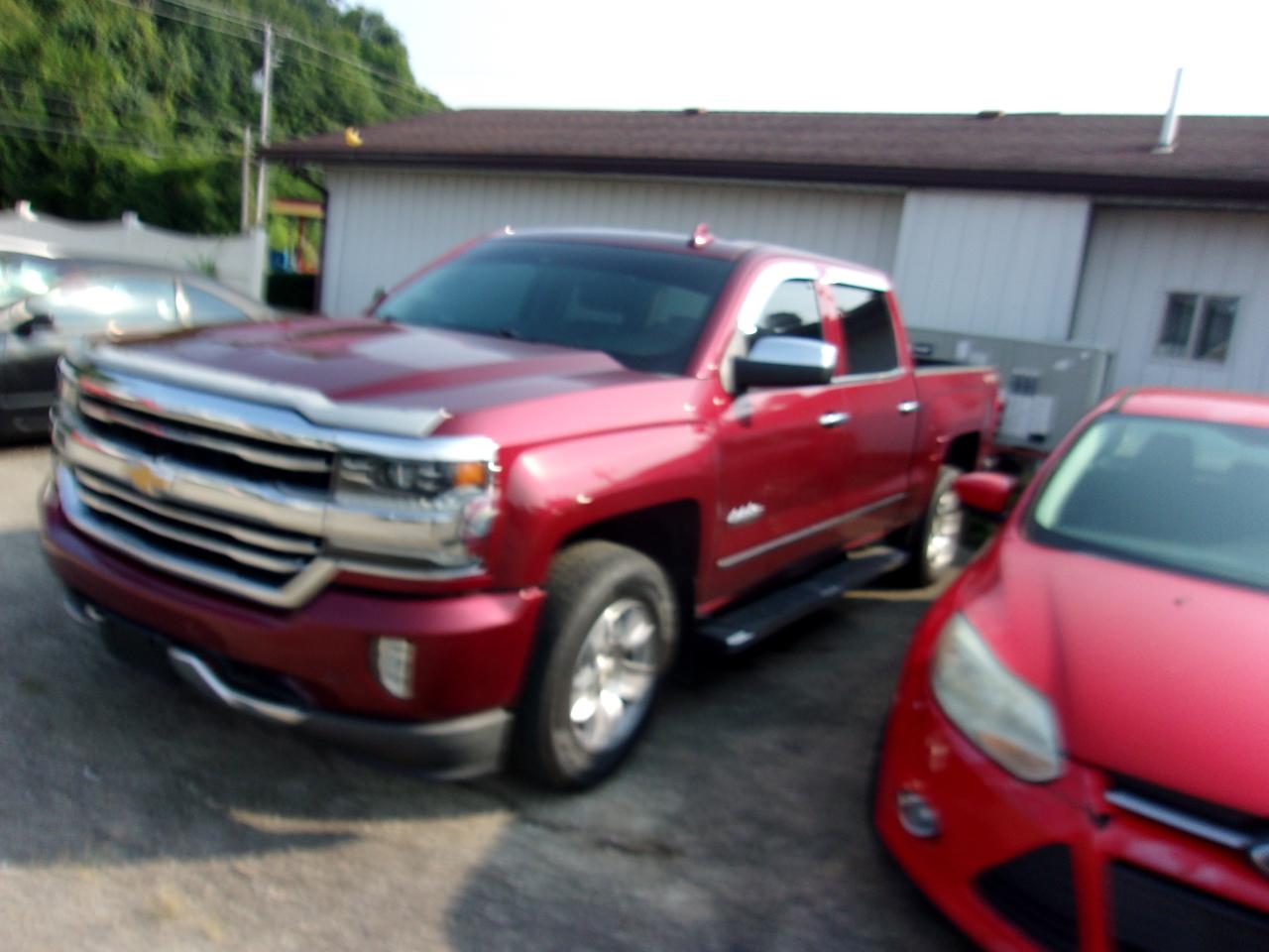 Chevrolet Silverado 1500 4WD Crew Cab 143.5" High Country 2017
