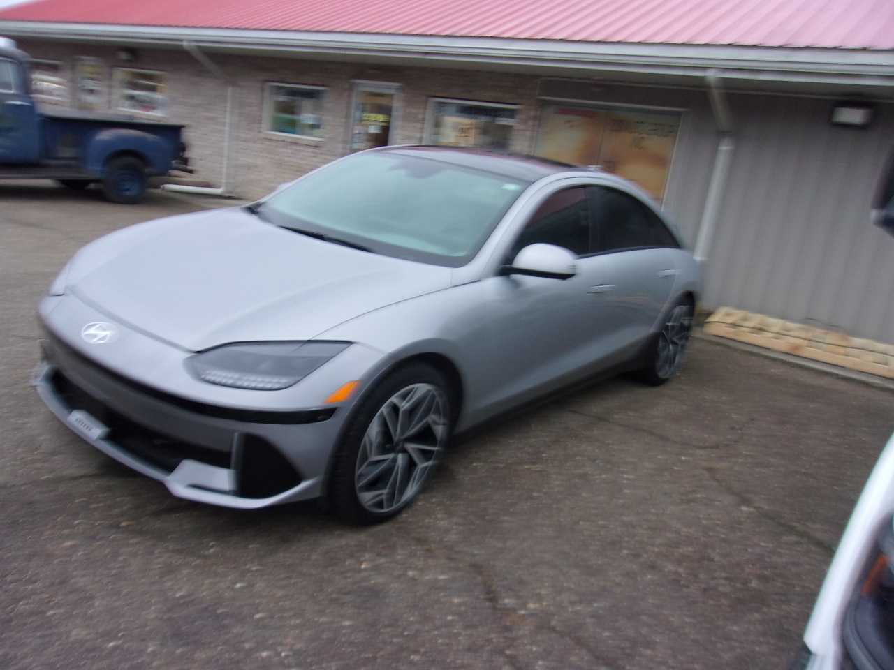 2024 Hyundai IONIQ 6 Limited's photo