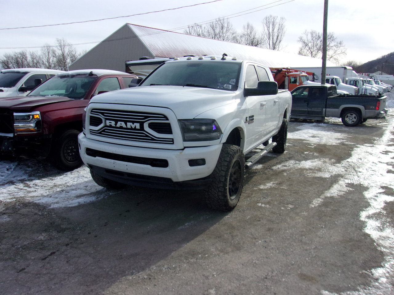 RAM 2500 Laramie 4x4 Mega Cab 6'4" Box 2018