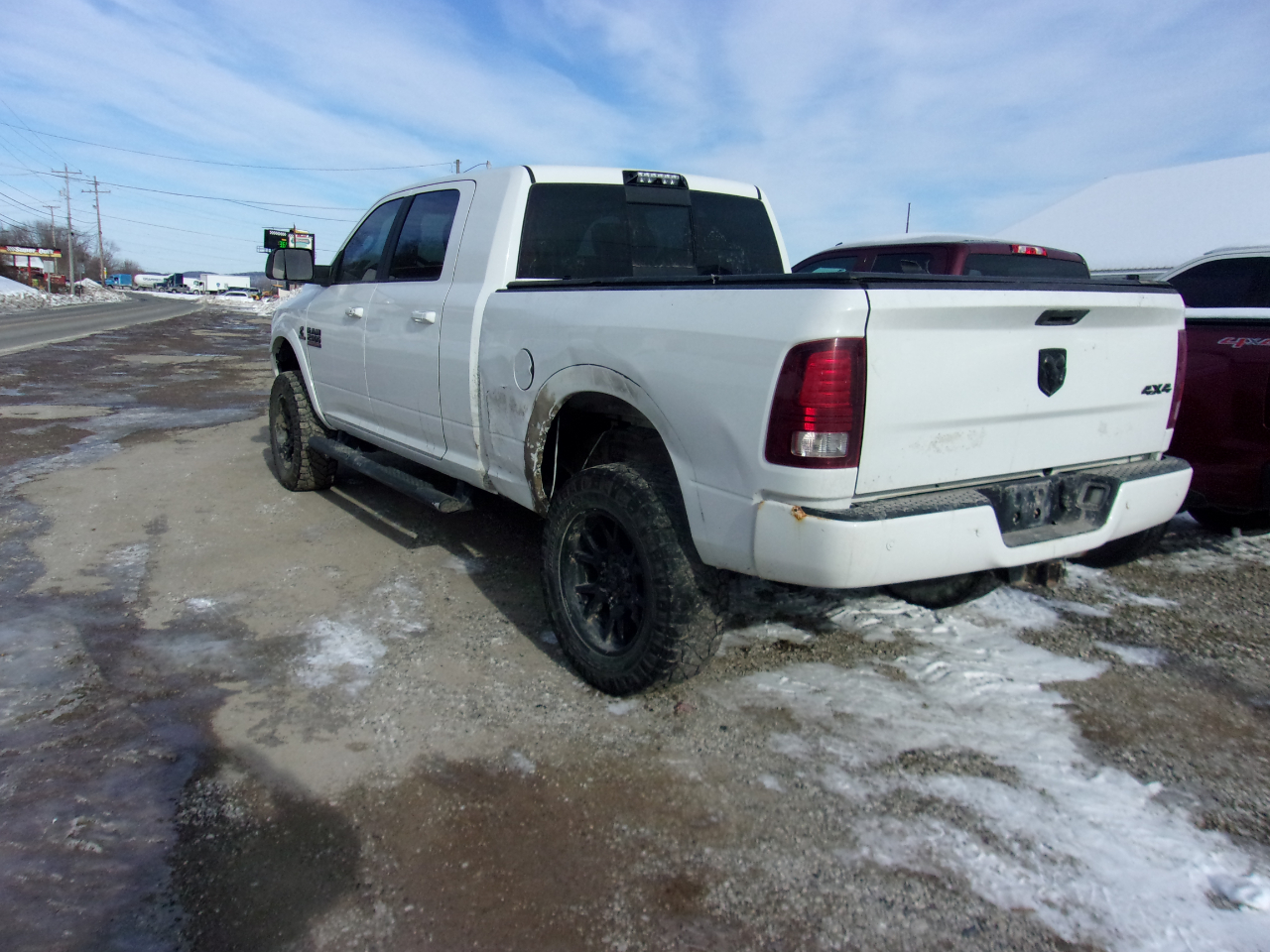 RAM 2500 Laramie 4x4 Mega Cab 6'4" Box 2018