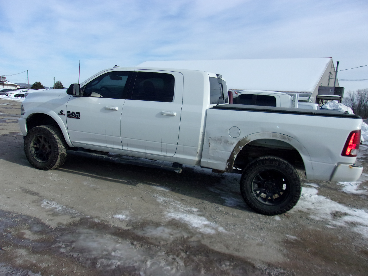 RAM 2500 Laramie 4x4 Mega Cab 6'4" Box 2018