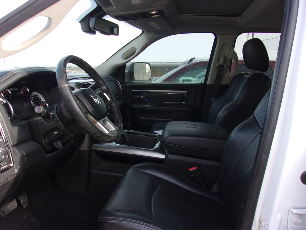 RAM 2500 Laramie 4x4 Mega Cab 6'4" Box 2018