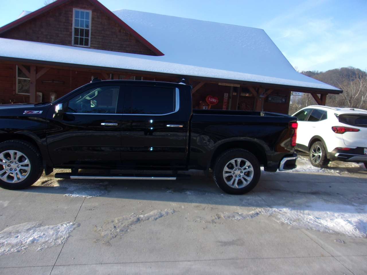 Chevrolet Silverado 1500 4WD Crew Cab 147" LTZ 2022