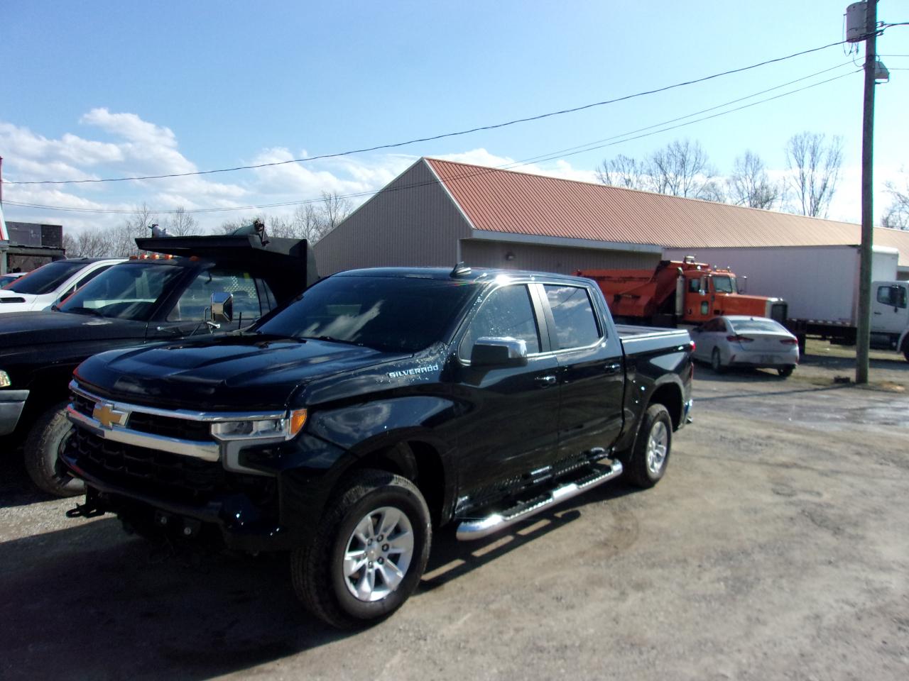 Chevrolet Silverado 1500 4WD Crew Cab 147" LT w/1LT 2023