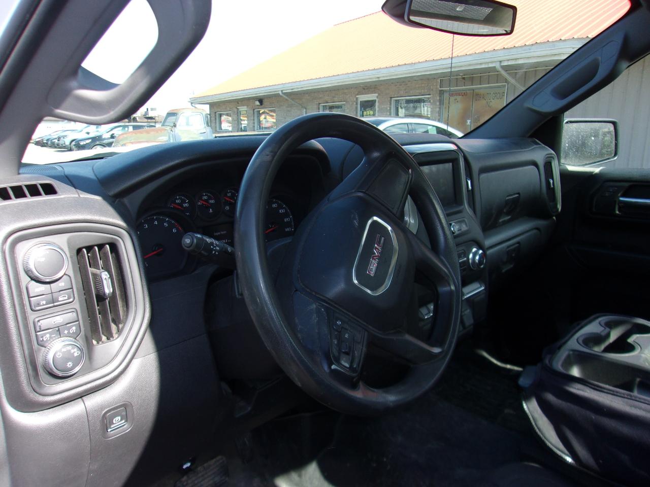 GMC Sierra 1500 4WD Reg Cab 140" Pro 2022