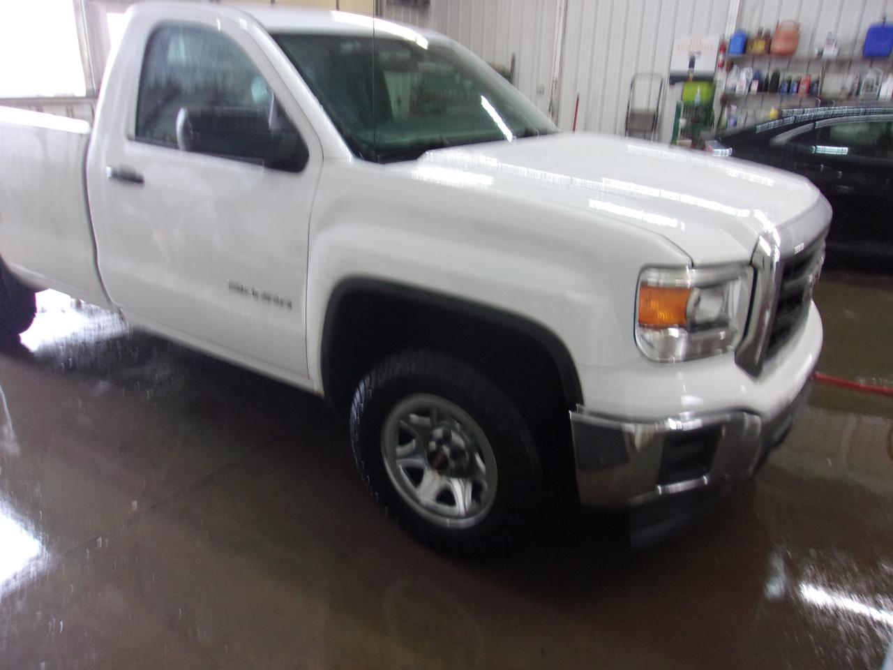 2015 GMC Sierra 1500 4WD Reg Cab 133.0"