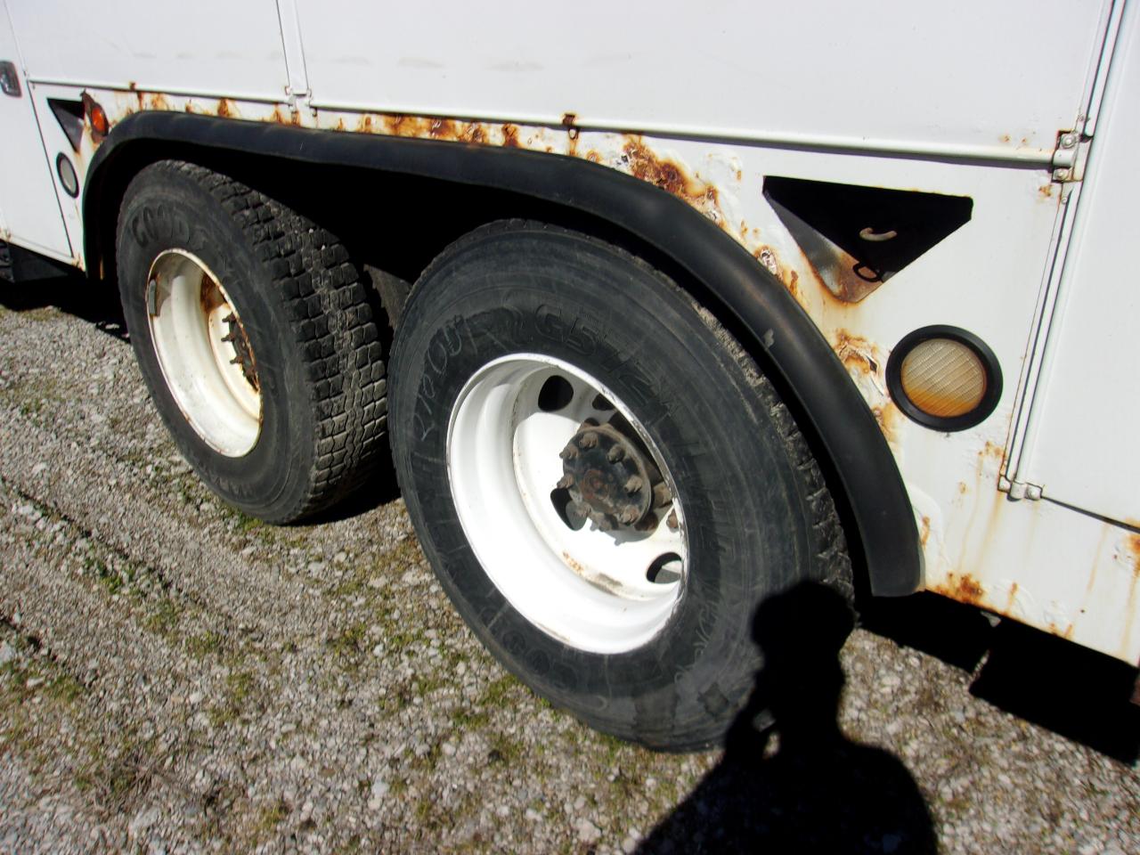 Freightliner FL106  2013