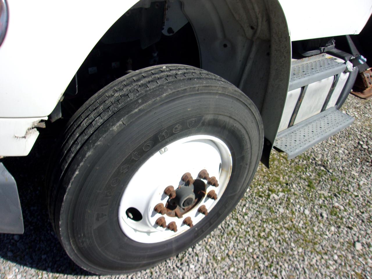 Freightliner FL106  2013