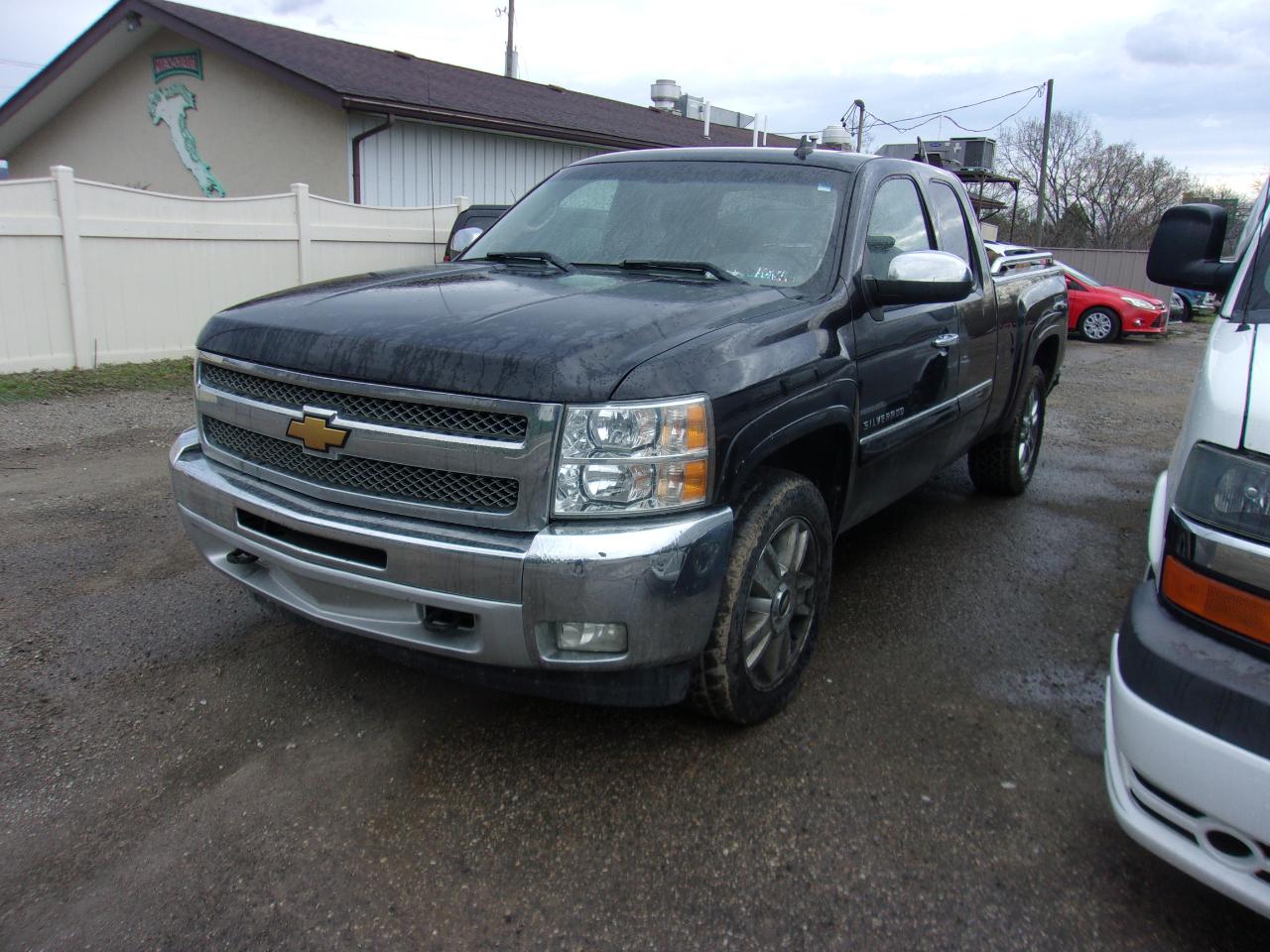 Chevrolet Silverado 1500 4WD Ext Cab 143.5" LT 2013