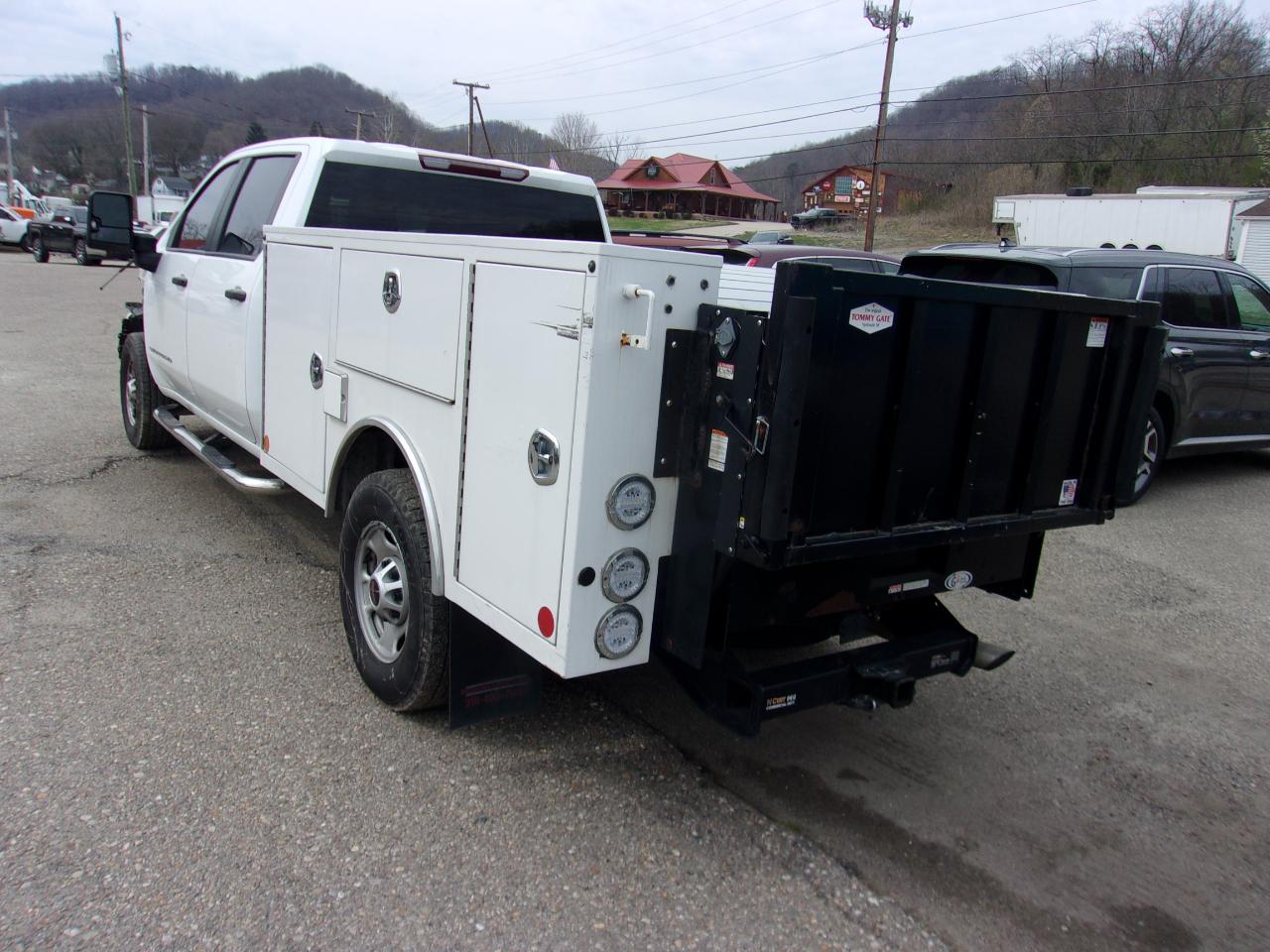 GMC Sierra 2500HD 4WD Crew Cab 172" Pro 2024
