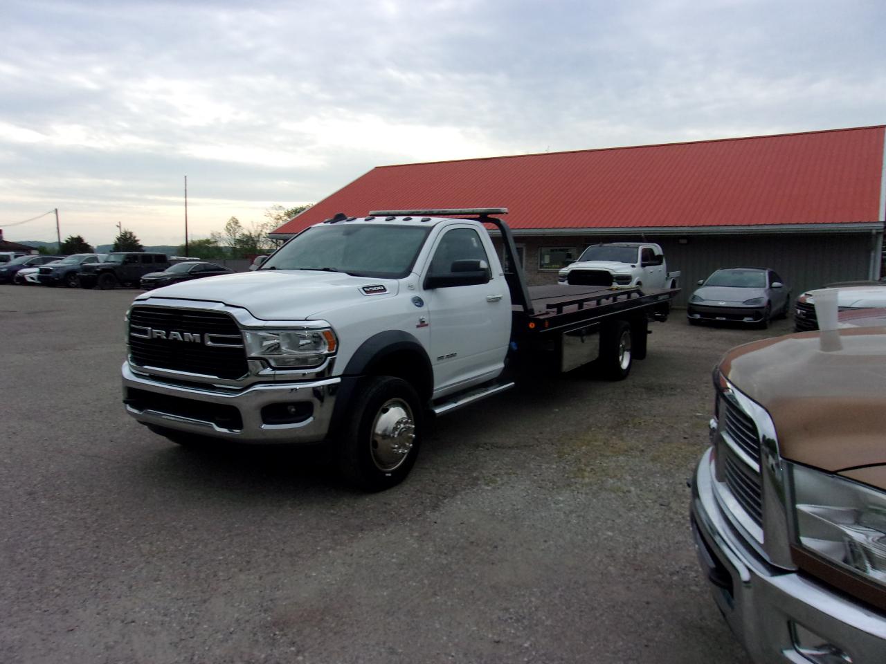 RAM 5500 Chassis Cab SLT 4x2 Reg Cab 120" CA 204.5" WB 2019