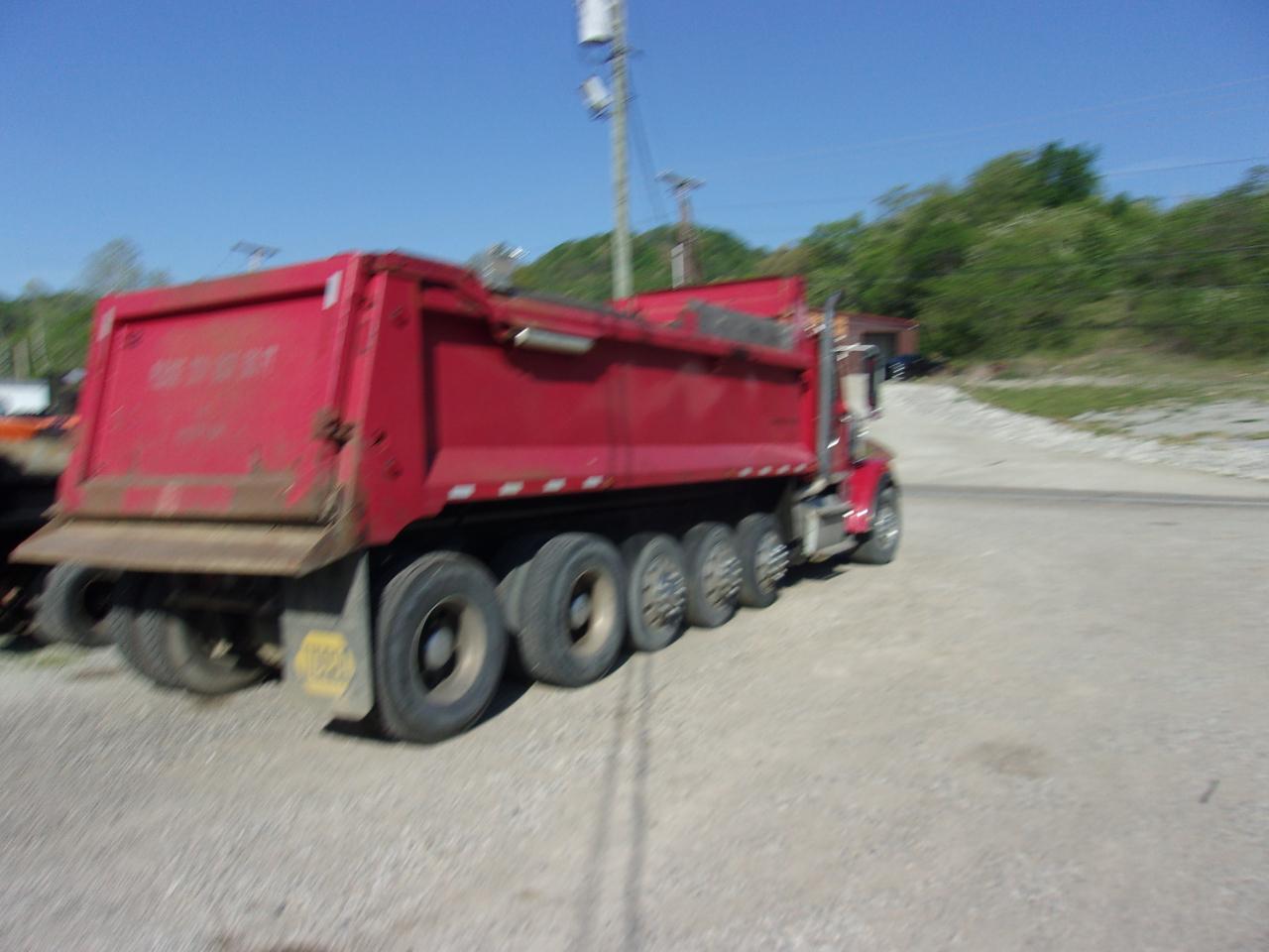 Freightliner FLD120SD  2016