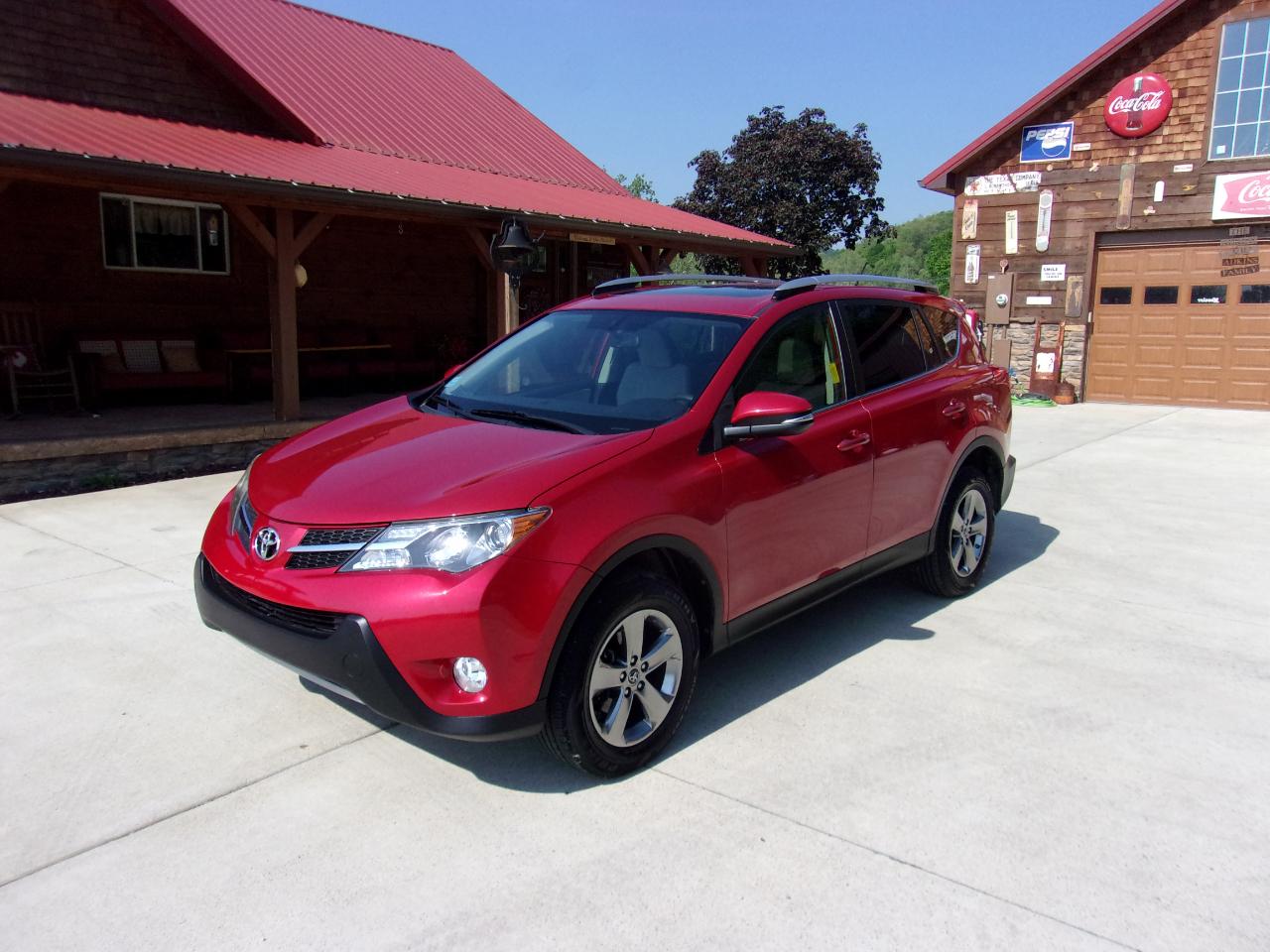 Toyota RAV4 AWD 4dr XLE (Natl) 2015