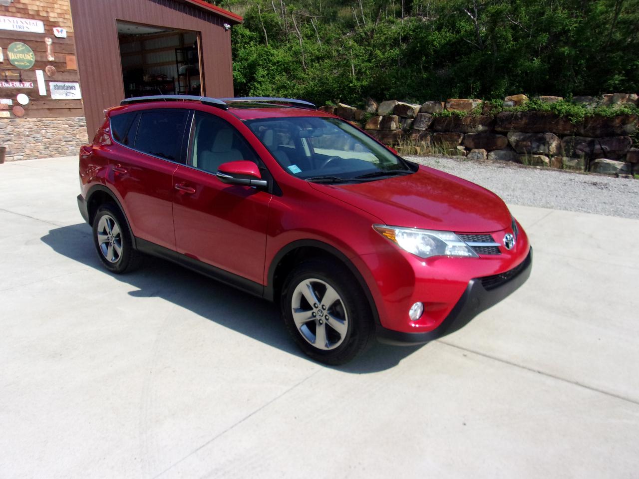 Toyota RAV4 AWD 4dr XLE (Natl) 2015