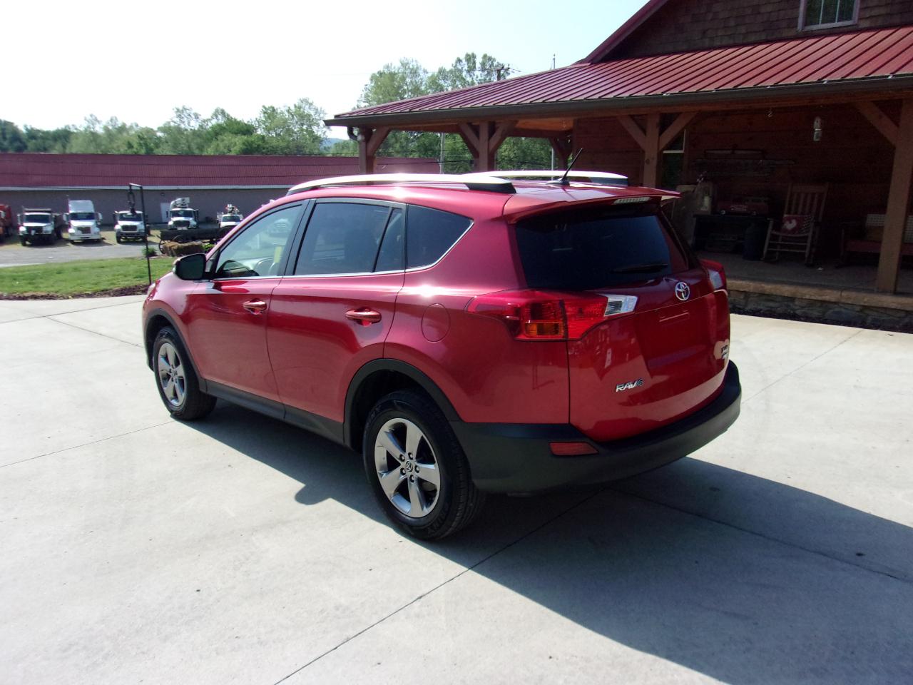 Toyota RAV4 AWD 4dr XLE (Natl) 2015