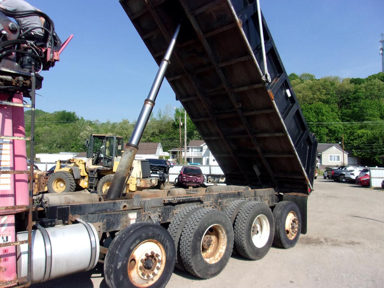 Freightliner M2 106 Medium Duty  2012