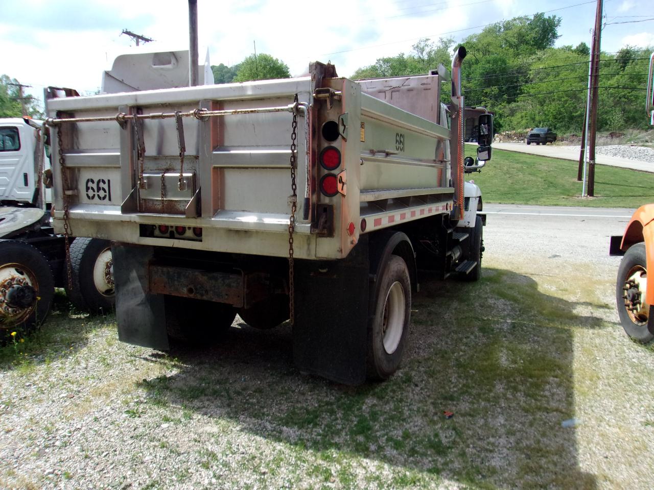 International 7400  2005