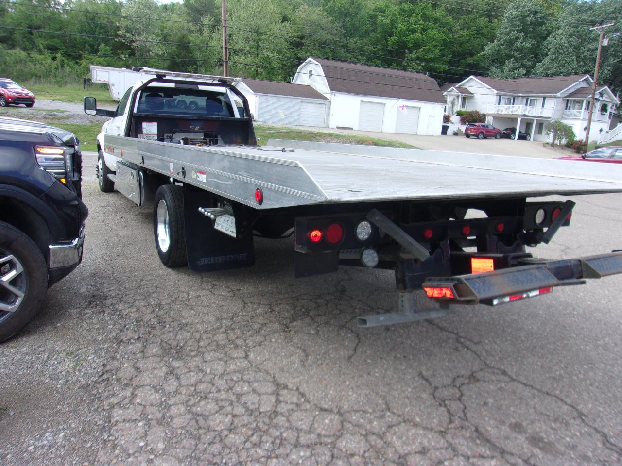 RAM 5500 Chassis Cab SLT 4x2 Reg Cab 120" CA 204.5" WB 2022