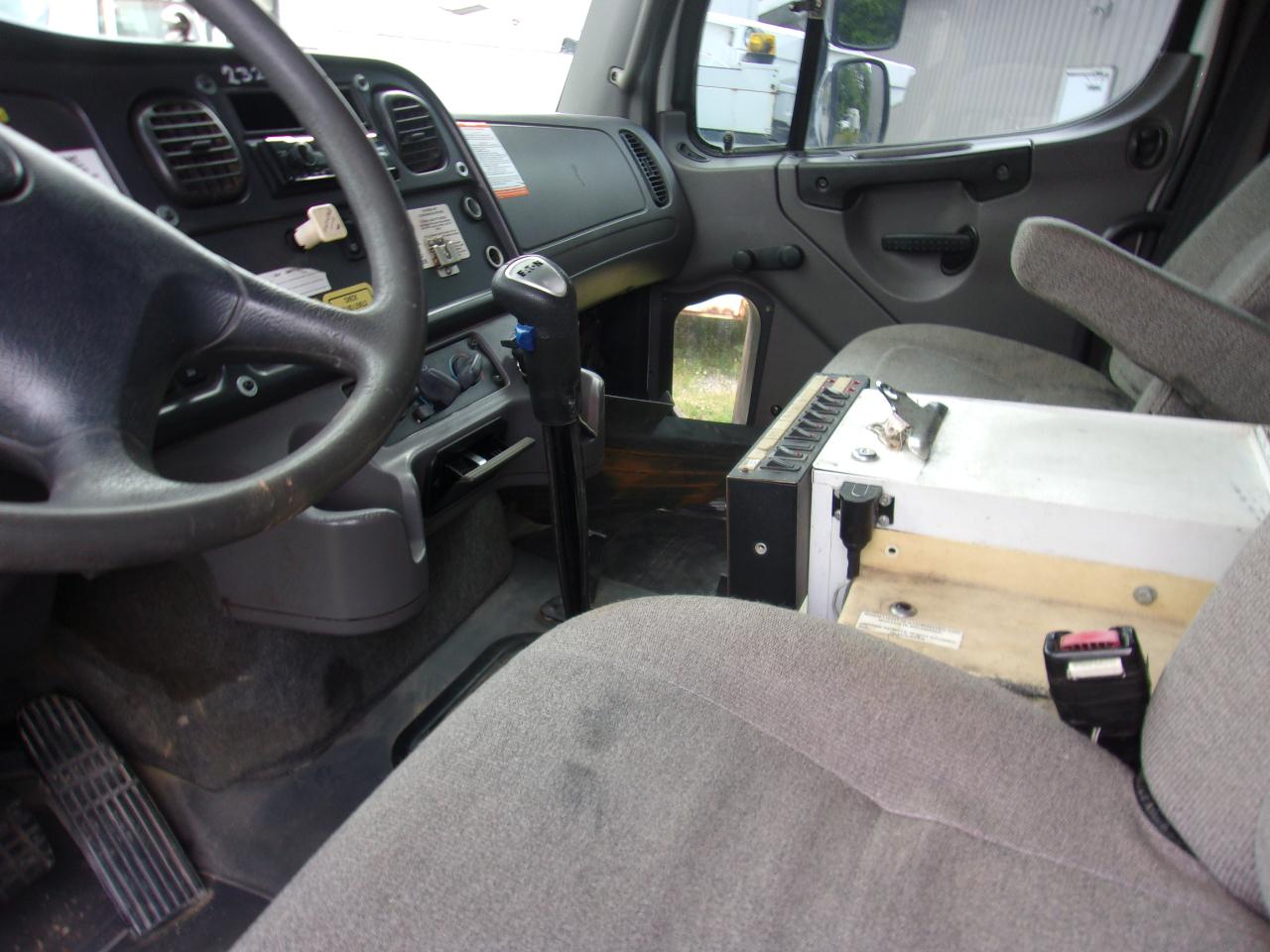 Freightliner M2  2009