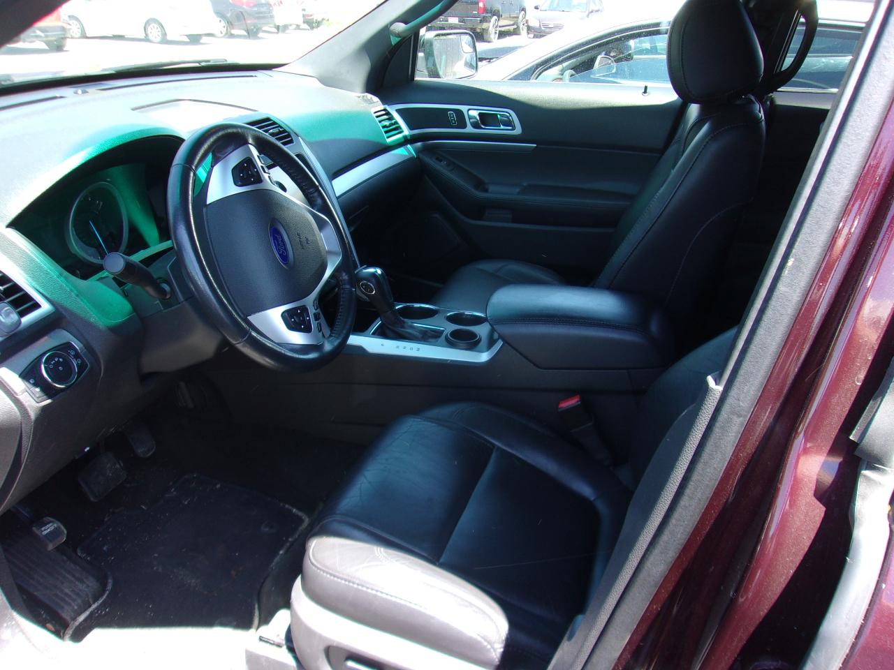 Ford Explorer FWD 4dr XLT 2011
