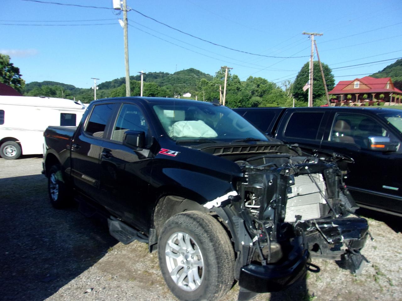 Chevrolet Silverado 1500 4WD Crew Cab 147" RST 2022