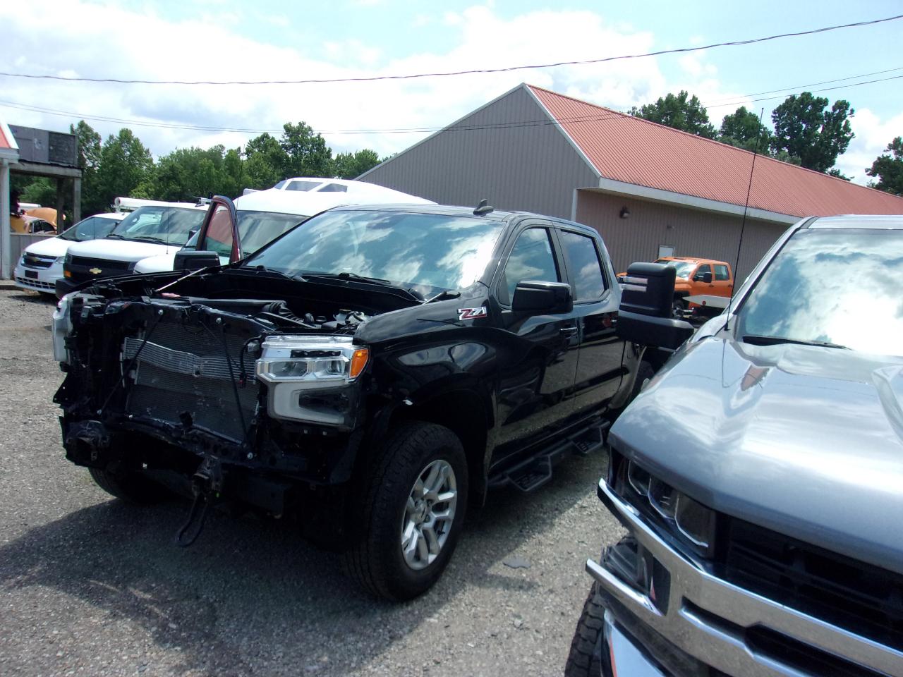 2022 Chevrolet Silverado 1500 4WD Crew Cab 147" RST