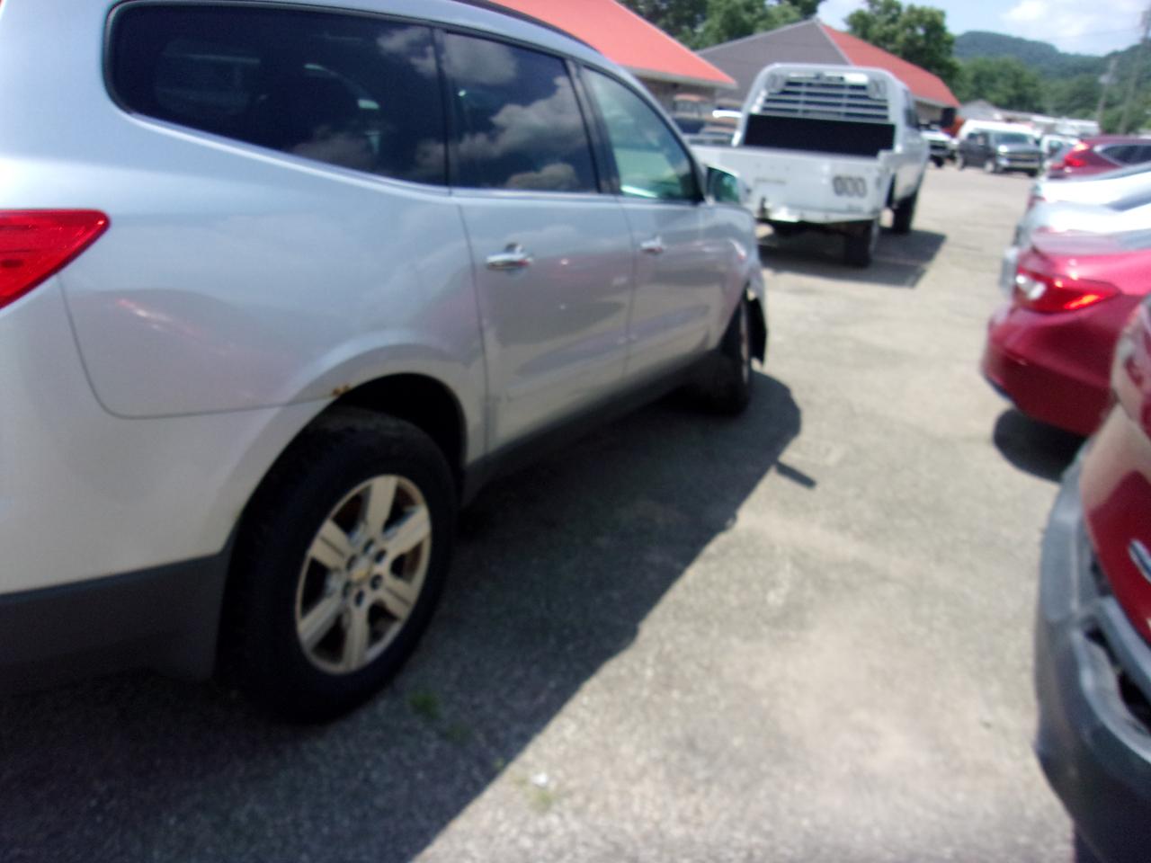 Chevrolet Traverse AWD 4dr LT w/2LT 2012