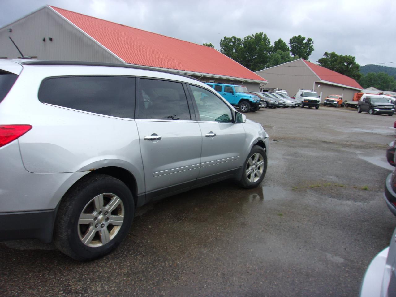 Chevrolet Traverse AWD 4dr LT w/2LT 2012