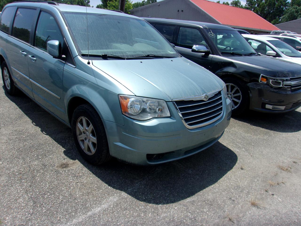 Chrysler Town & Country 4dr Wgn Touring 2010