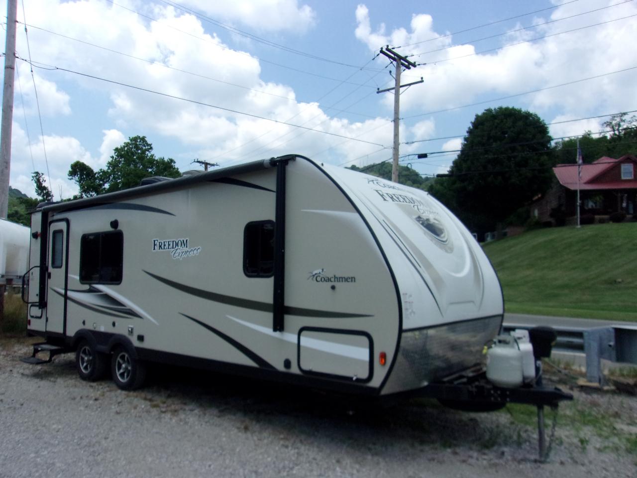 Coachmen Freedom Express 242RBS Travel Trailer 2017