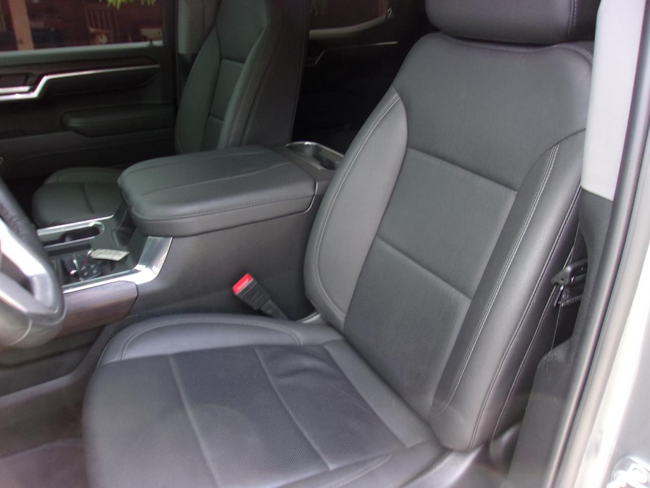 GMC Sierra 1500 4WD Crew Cab 147" SLT 2025