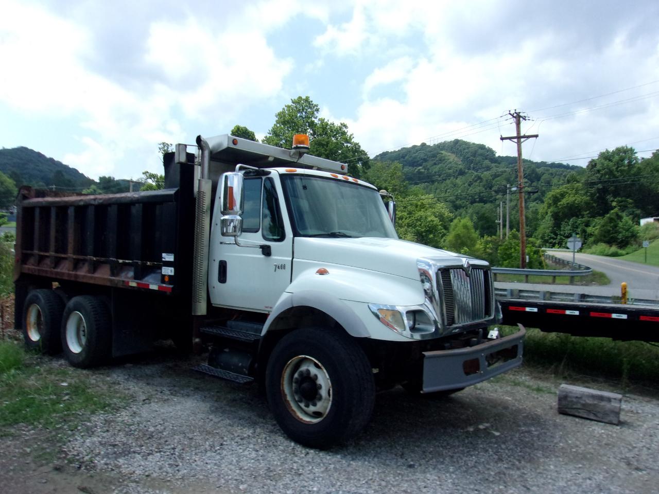 International 7400  2007