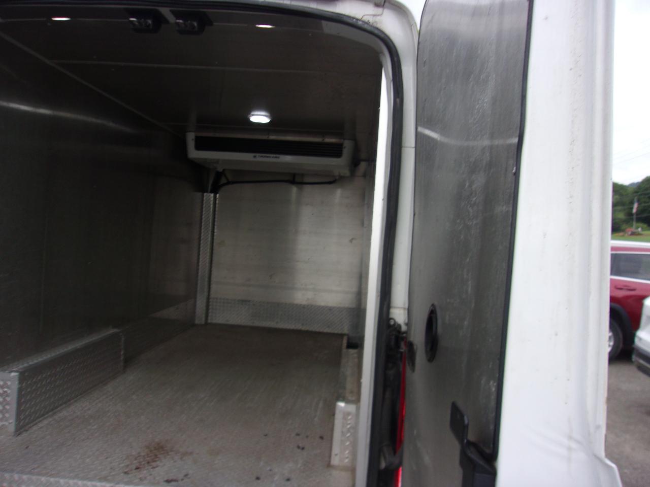 Ford Transit Cargo Van T-250 130" Med Rf 9070 GVWR AWD 2021