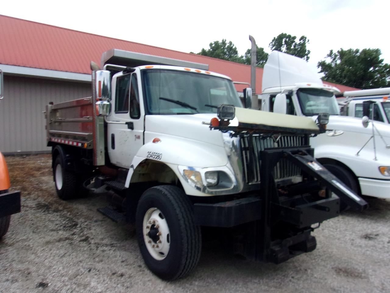 International 7400  2007