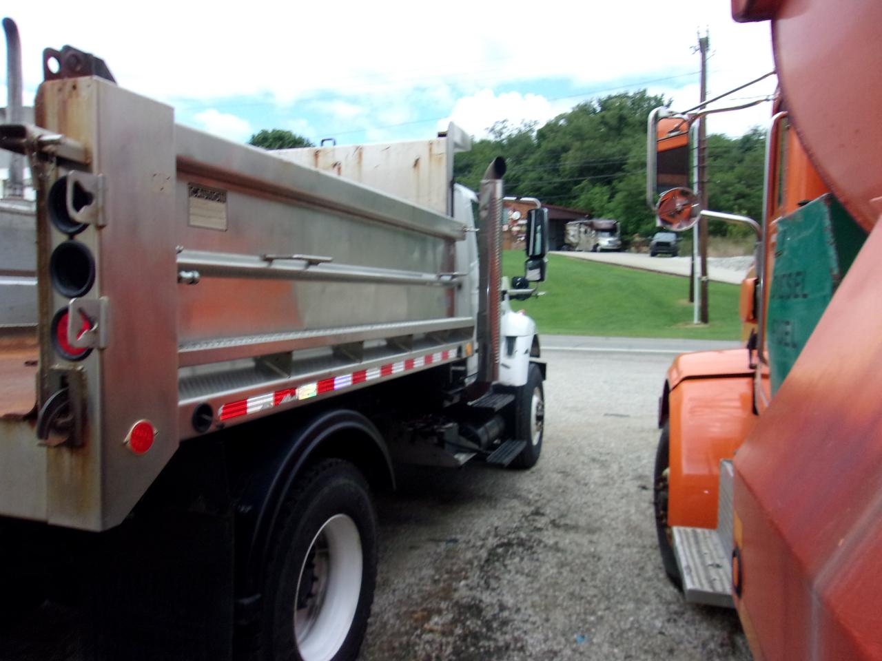 International 7400  2007