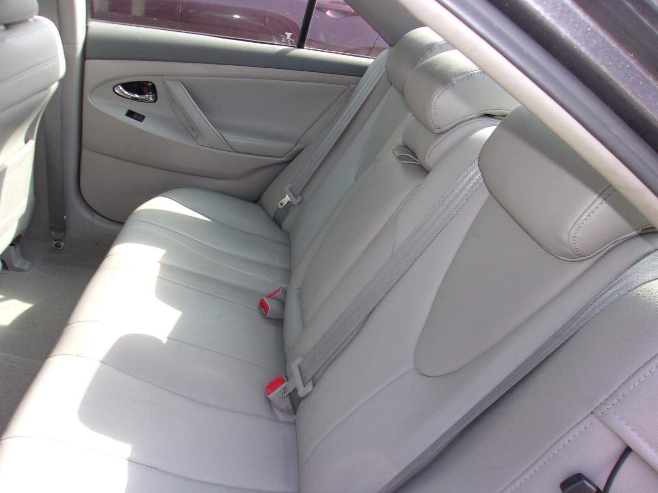 Toyota Camry 4dr Sdn I4 Man (Natl) 2009