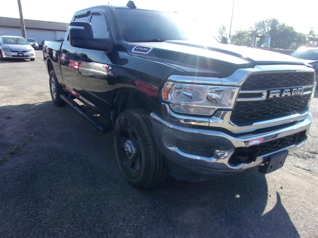 RAM 2500 Tradesman 4x4 Crew Cab 6'4" Box 2024