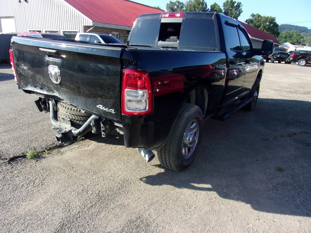 RAM 2500 Tradesman 4x4 Crew Cab 6'4" Box 2024