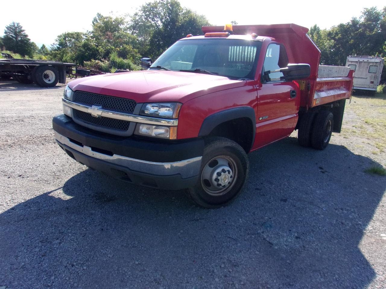 Chevrolet Silverado 3500 Reg Cab 137.0" WB, 60.4" CA 4WD 2003